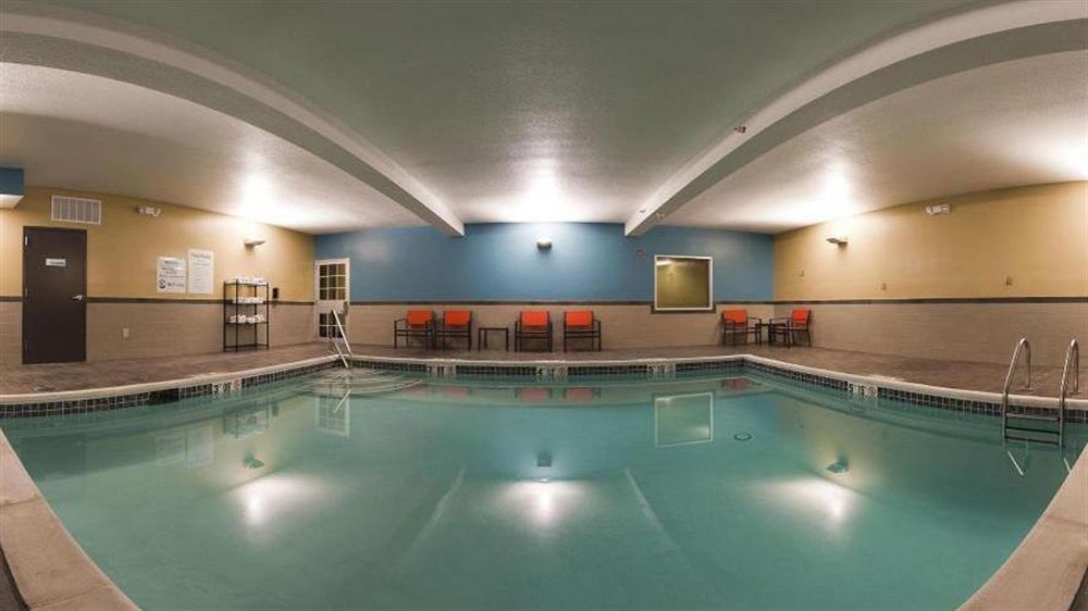Holiday Inn Express Hotel & Suites North Kansas City By Ihg Eksteriør bilde