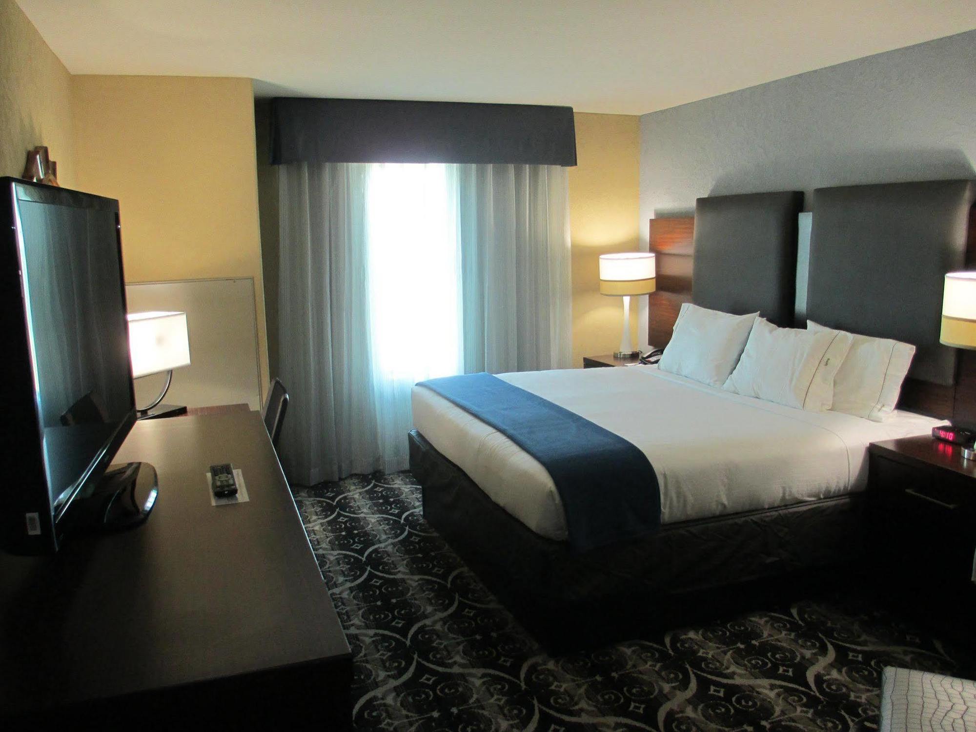 Holiday Inn Express Hotel & Suites North Kansas City By Ihg Eksteriør bilde