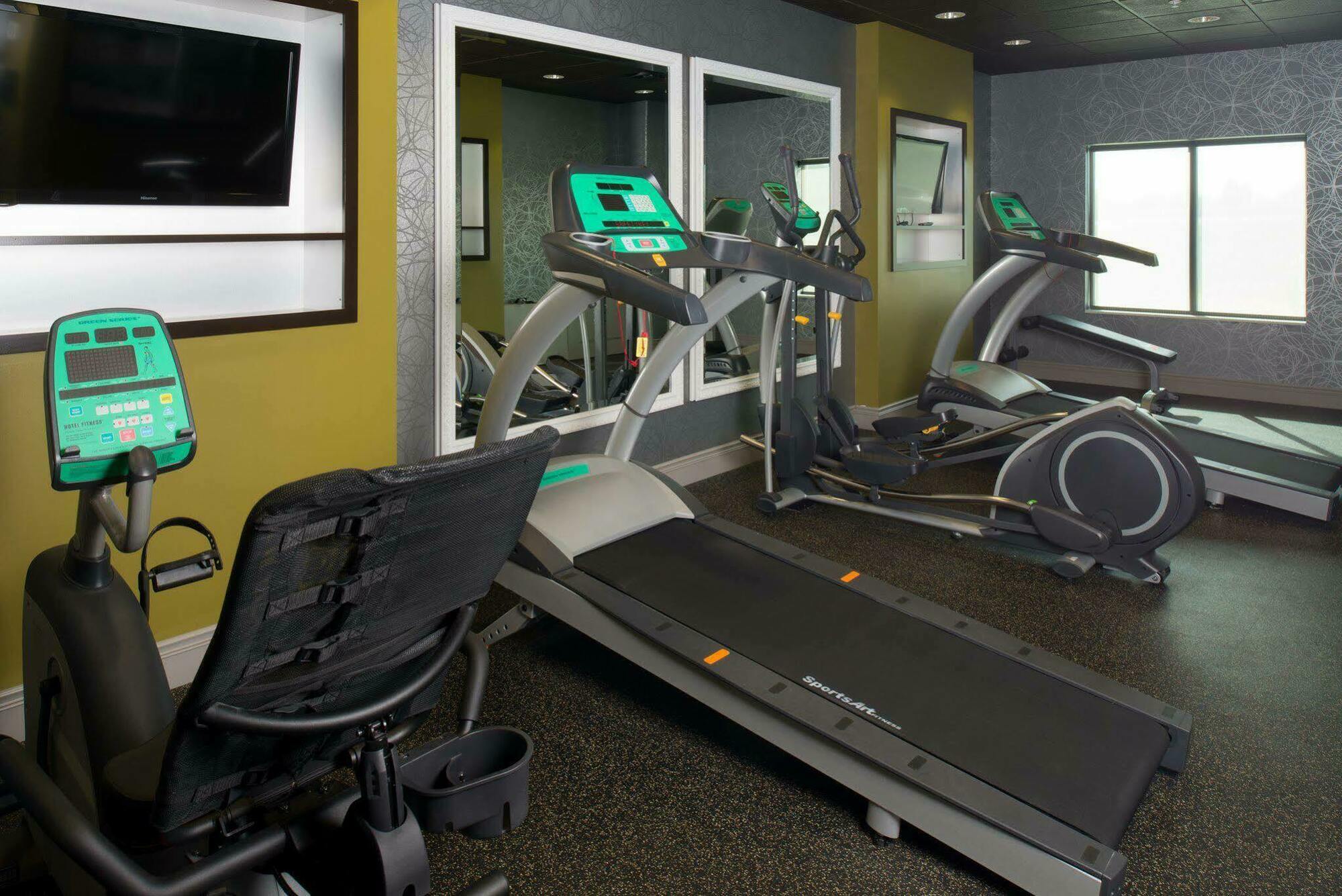 Holiday Inn Express Hotel & Suites North Kansas City By Ihg Eksteriør bilde