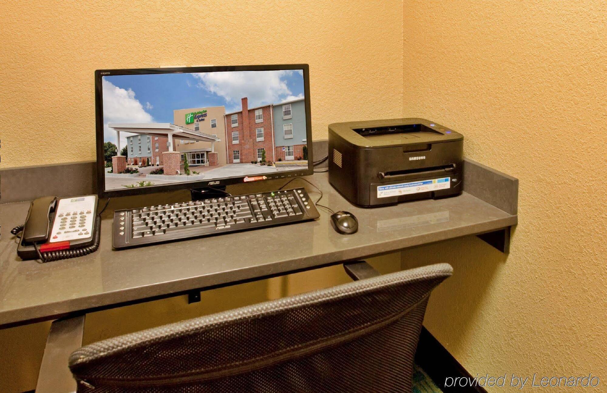 Holiday Inn Express Hotel & Suites North Kansas City By Ihg Eksteriør bilde