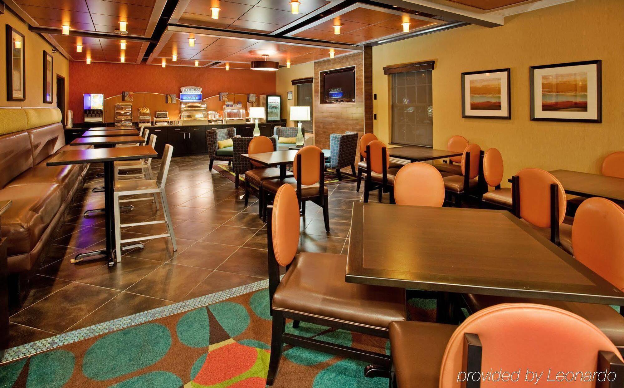 Holiday Inn Express Hotel & Suites North Kansas City By Ihg Eksteriør bilde