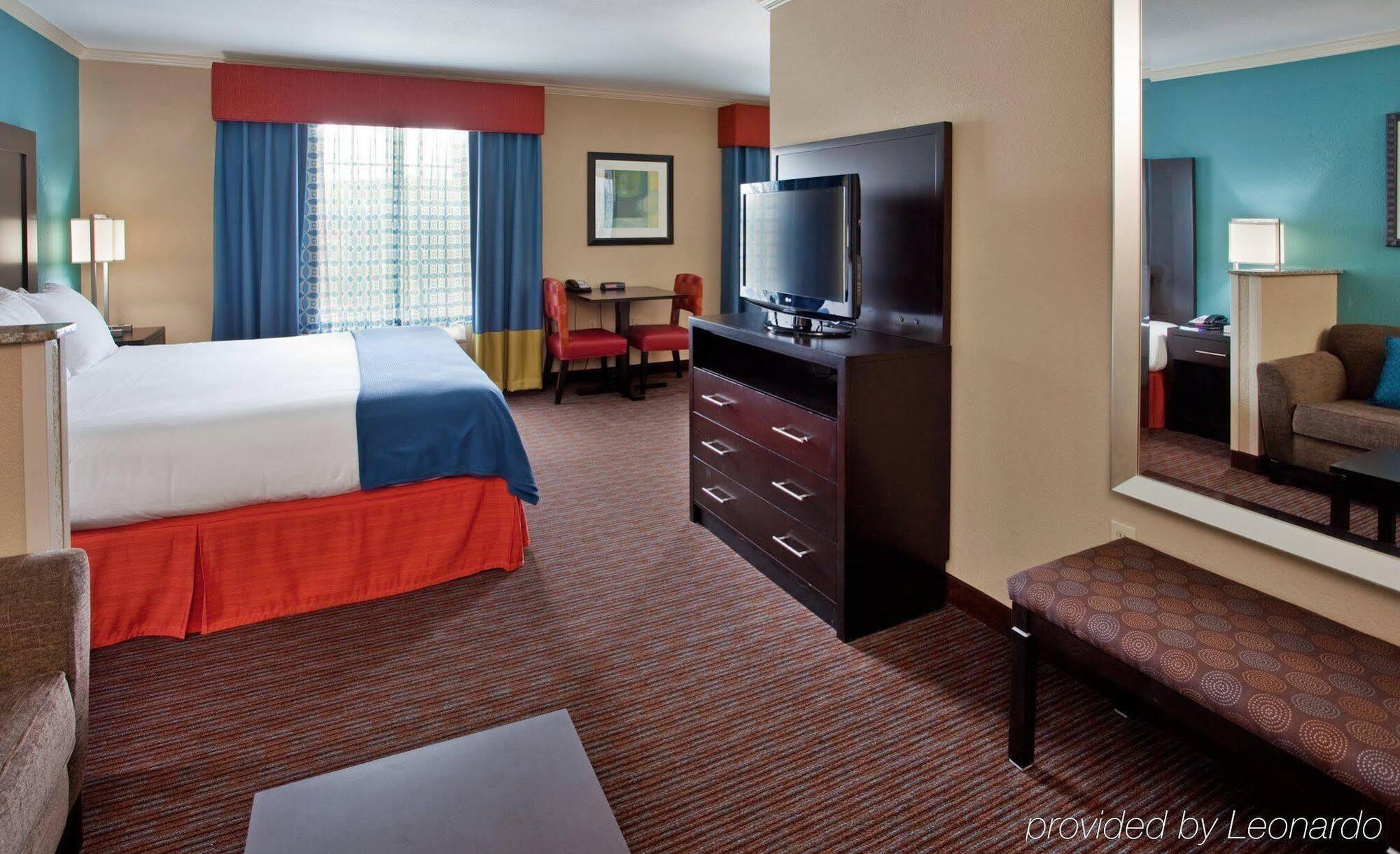 Holiday Inn Express Hotel & Suites North Kansas City By Ihg Eksteriør bilde