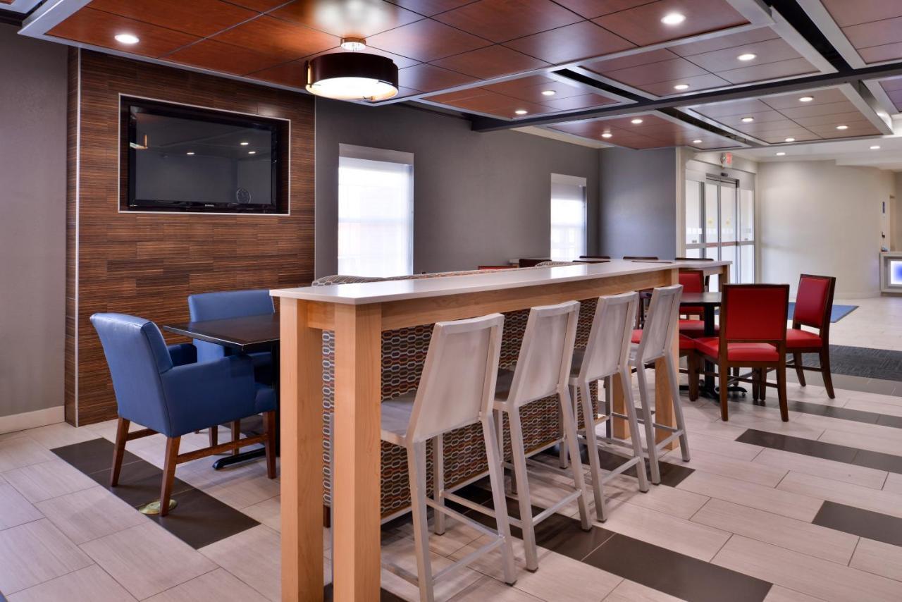 Holiday Inn Express Hotel & Suites North Kansas City By Ihg Eksteriør bilde