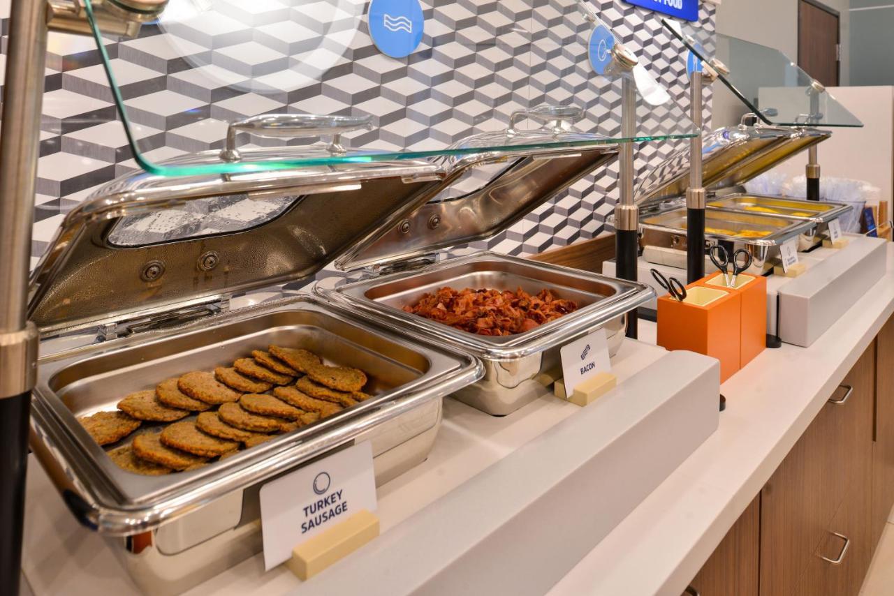 Holiday Inn Express Hotel & Suites North Kansas City By Ihg Eksteriør bilde